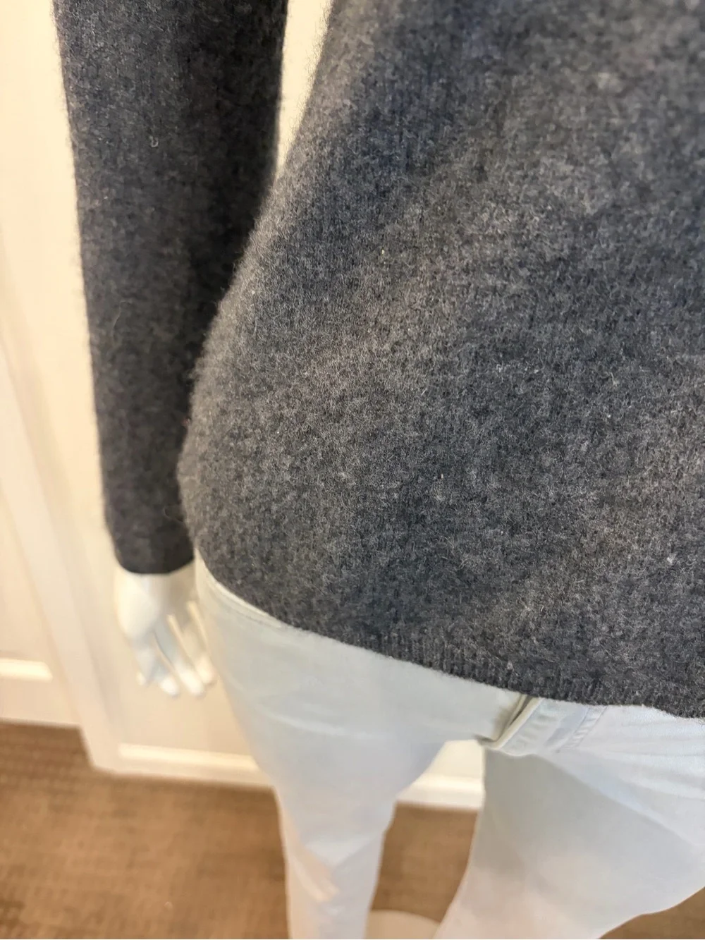 CHARTER CLUB 100% Cashmere Dark Gray V-Neck Sweater